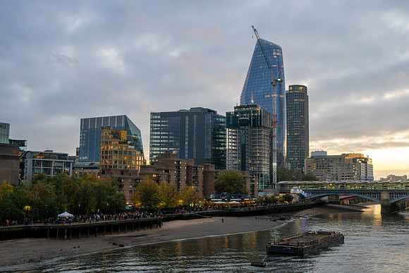 Upstream from Millennium Bridge