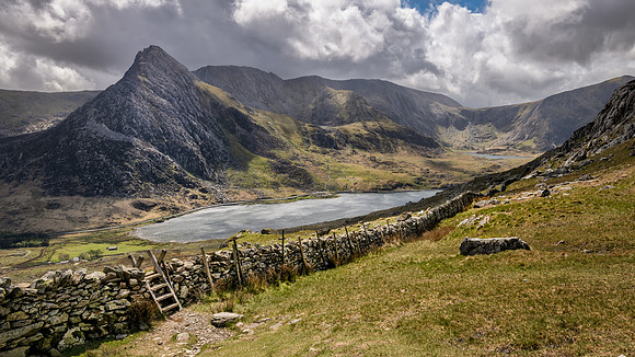 Overlooking Tryfan and Lake Ogwen -1