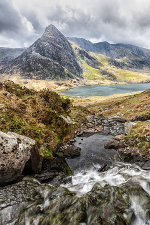 Overlooking Tryfan and Lake Ogwen -3