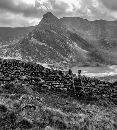 Overlooking Tryfan and Lake Ogwen -7