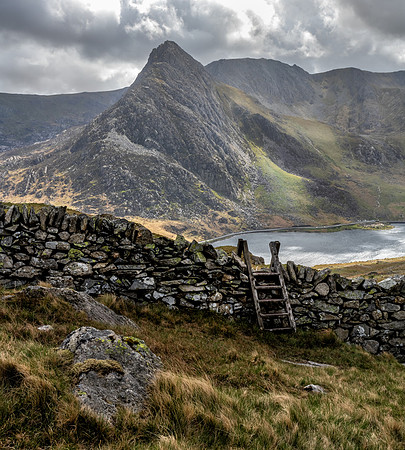 Overlooking Tryfan and Lake Ogwen -8