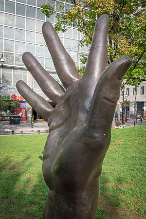 Hand Sculpture at Berczy Park -1