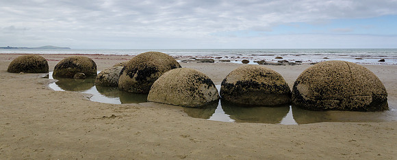Moeraki Boulders -2