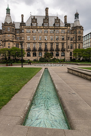 Sheffield Town Hall and Peace Gardens -4