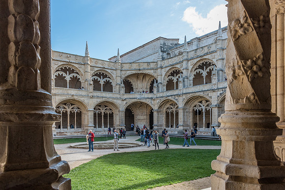 Jerónimos Monastery - Courtyard
