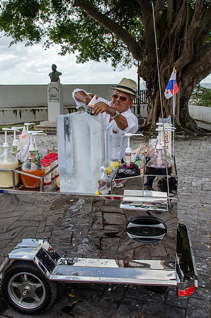 Vendor Selling Fruit Flavoured Shaved Ice -1