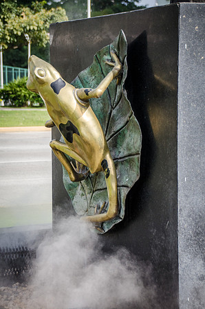 Rain Forest Sculpture, Cinta Costera Park -1
