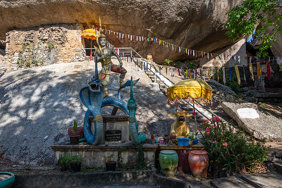 Wat Phnom Preah Theat Temple -7