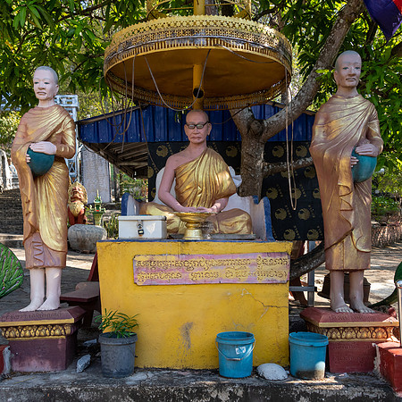 Wat Phnom Preah Theat Temple -2