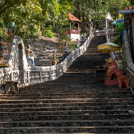 Wat Phnom Preah Theat Temple -4