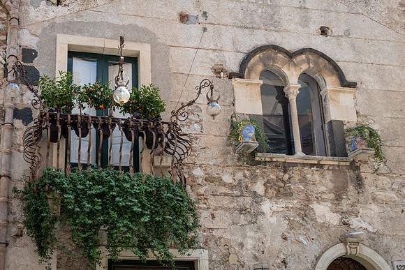 Taormina Building -1