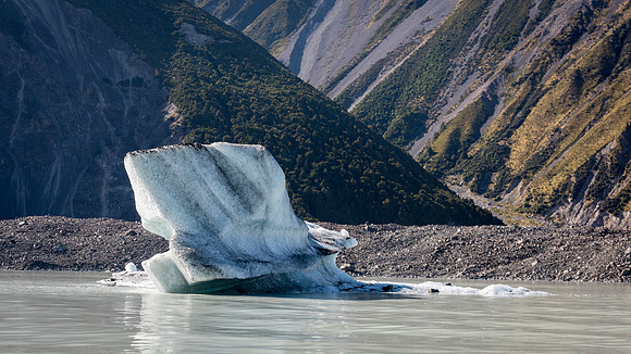 Tasman Glacier Lake -4
