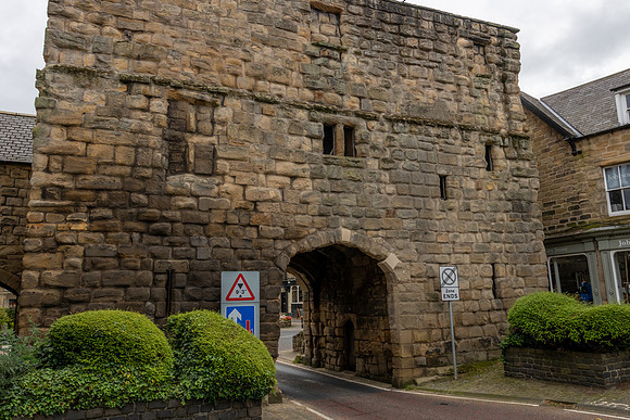 Alnwick Town Wall -1