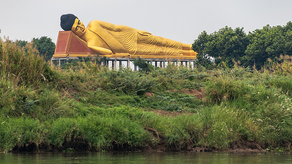 Huge Buddha Statue