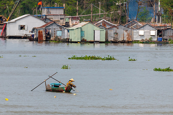 Floating Fishing Village Chau Doc -2