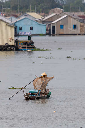 Floating Fishing Village Chau Doc -3