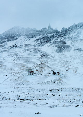 Hraundrangar from  Öxnadalur -2