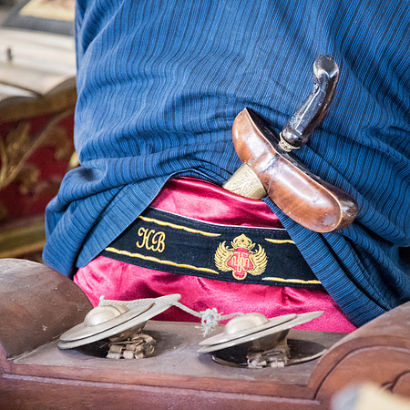 Royal Palace Musician with Traditional Dagger -2