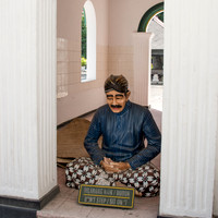 Royal Palace Statue -1
