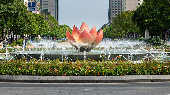 Nguyen Hue Lotus Fountain -1