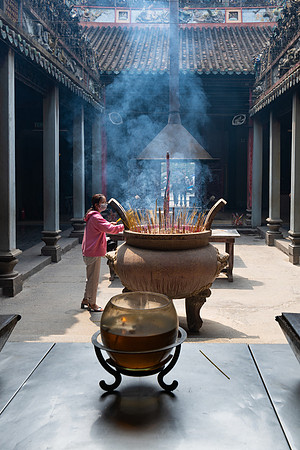 Ba Thien Hau Temple -4