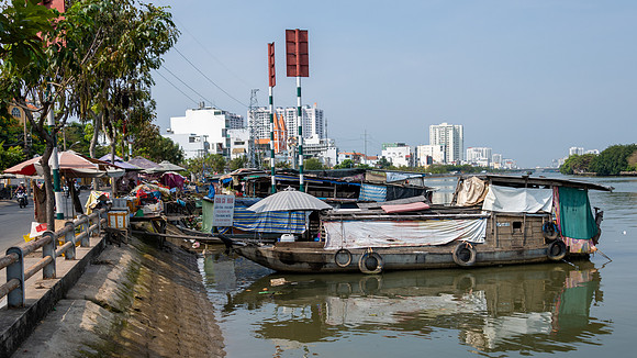 Sai Gon River Boatpeople -4