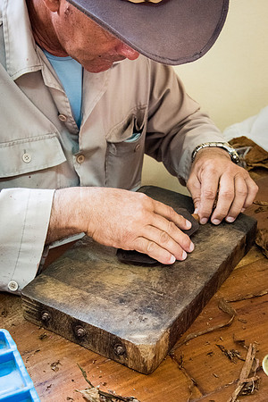 Making Cigar -7