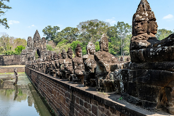 South Gate Bridge to Angkor Thom -2