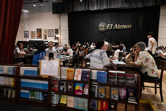El Ataneo Bookstore -2