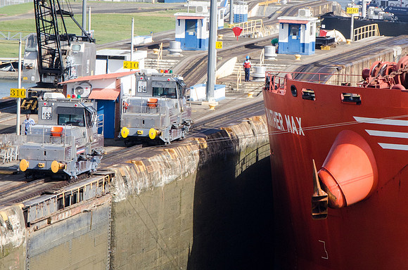 Bulk Carrier 'Panamax' Ship Navigating Gatun Locks -2