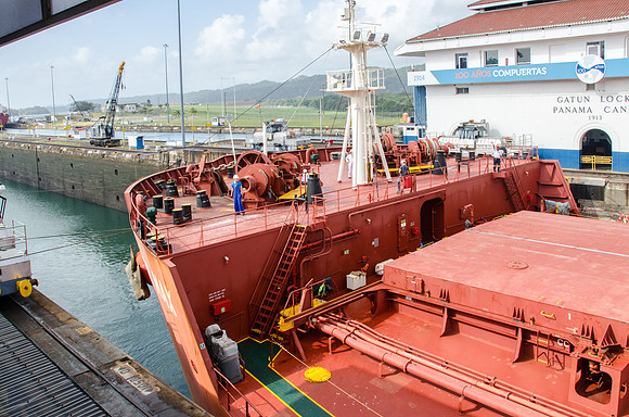 Bulk Carrier 'Panamax' Ship Navigating Gatun Locks -12