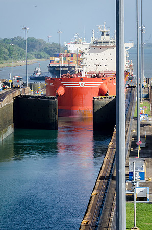 Bulk Carrier 'Panamax' Ship Navigating Gatun Locks -1