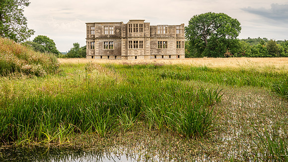 Lyveden-8
