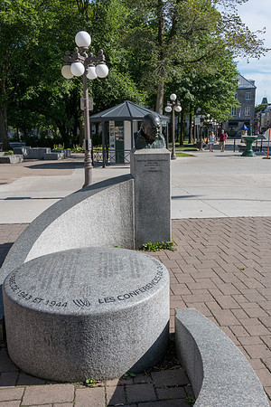 Churchill & Roosevelt Sculpture