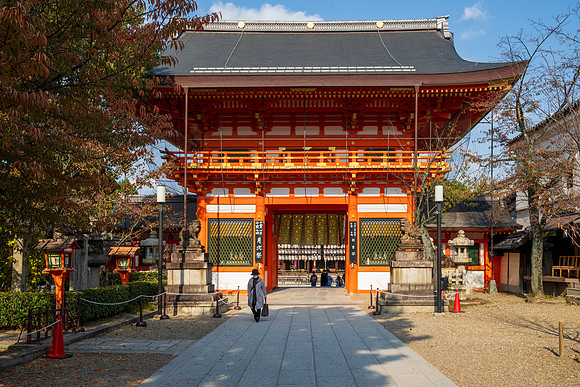 Yasaka Shrine-2