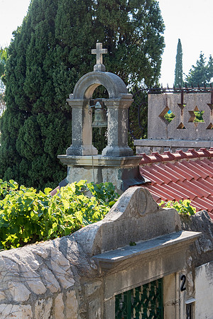 Ul Frana Supila - Church